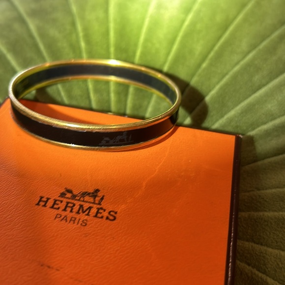 Vintage 🖤💛Hermès Narrow Enamel Bangle🖤💛 - Picture 7 of 7